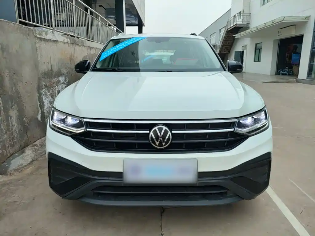 Volkswagen Tiguan L — фото 3