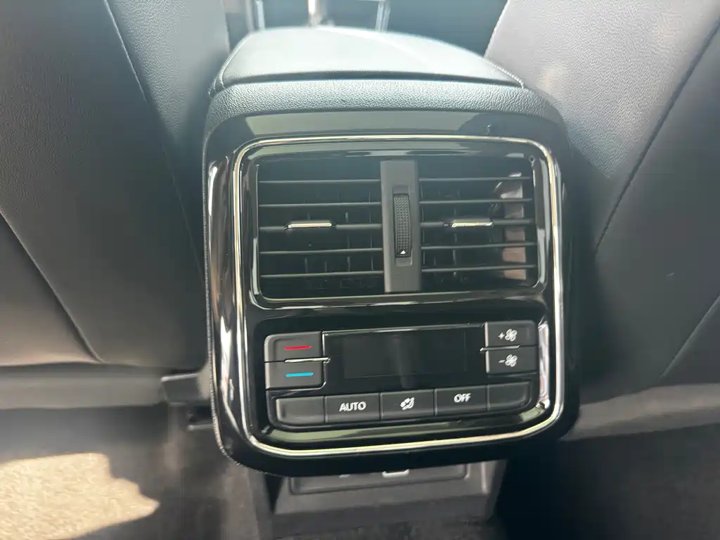 Volkswagen Passat — фото 9