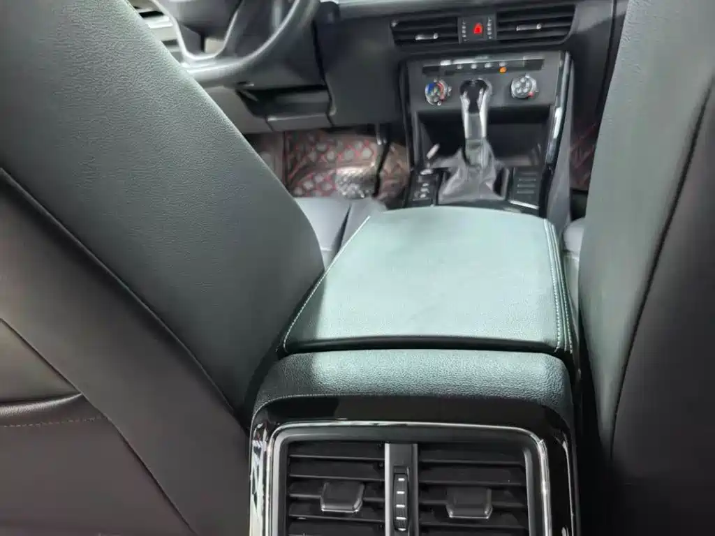 Volkswagen Passat — фото 8