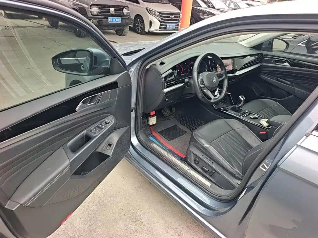 Volkswagen Passat — фото 16