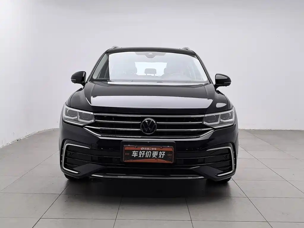 Volkswagen Tiguan L — фото 3