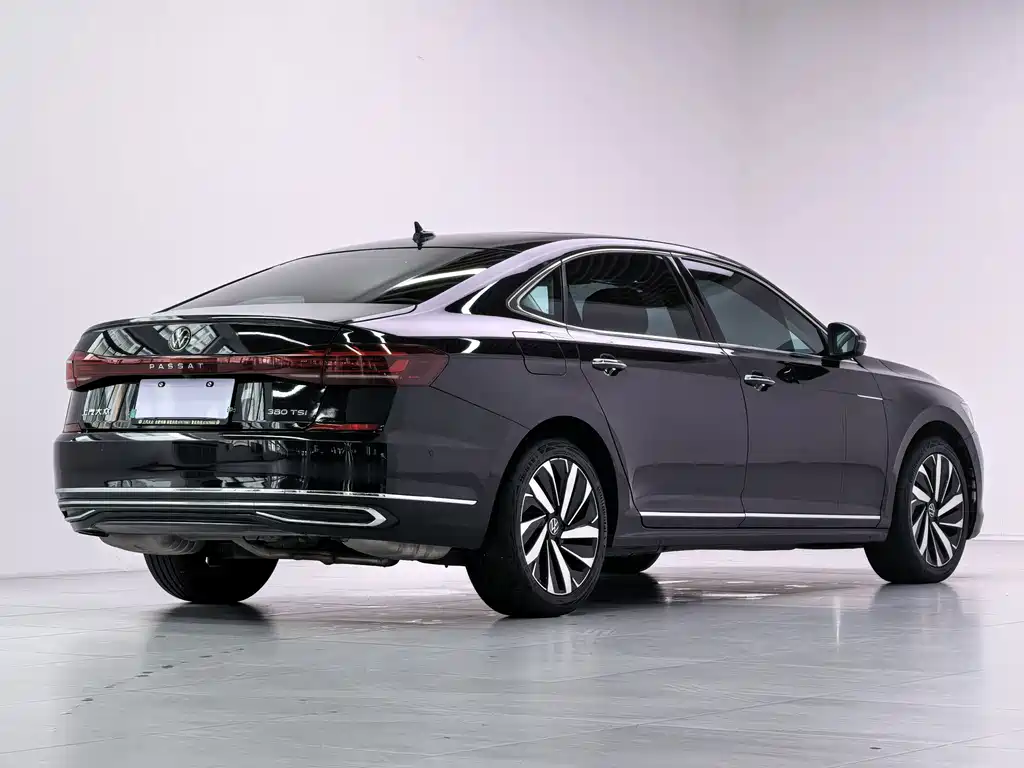Volkswagen Passat — фото 4
