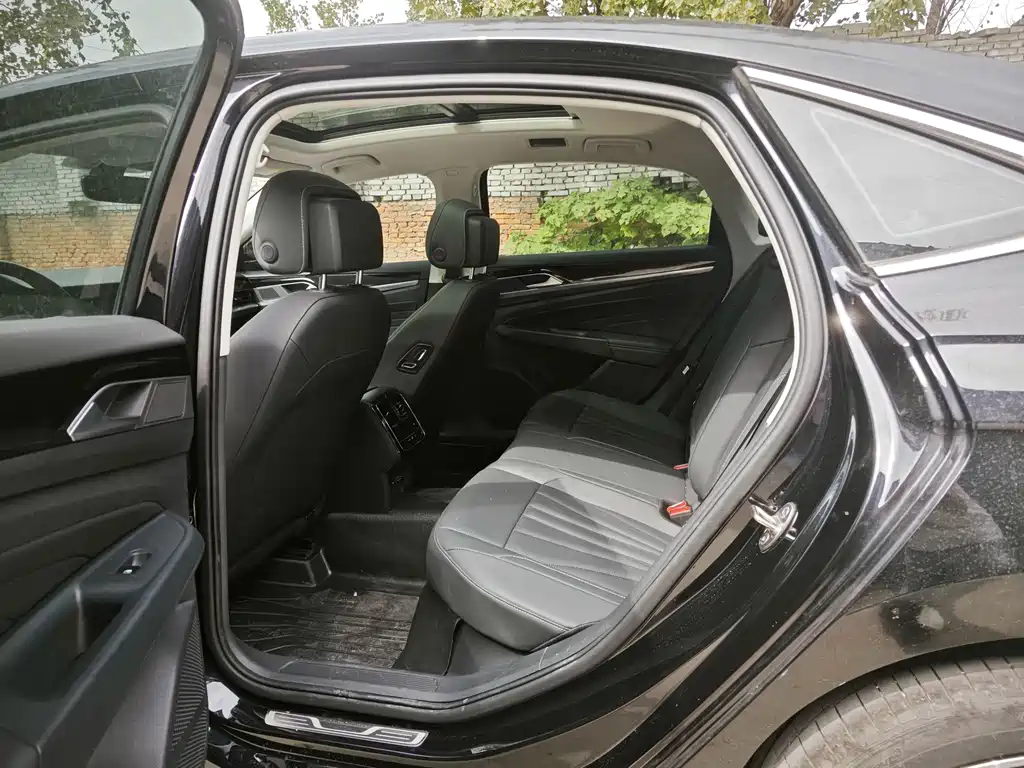 Volkswagen Passat — фото 5