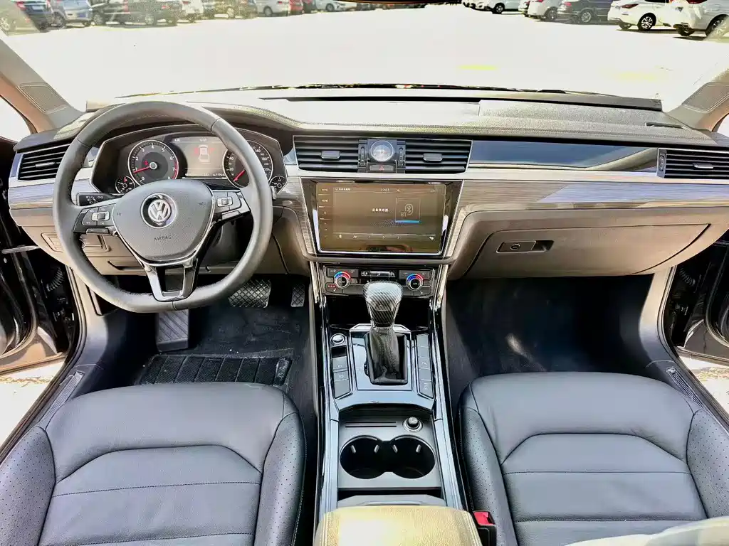 Volkswagen Phideon — фото 5