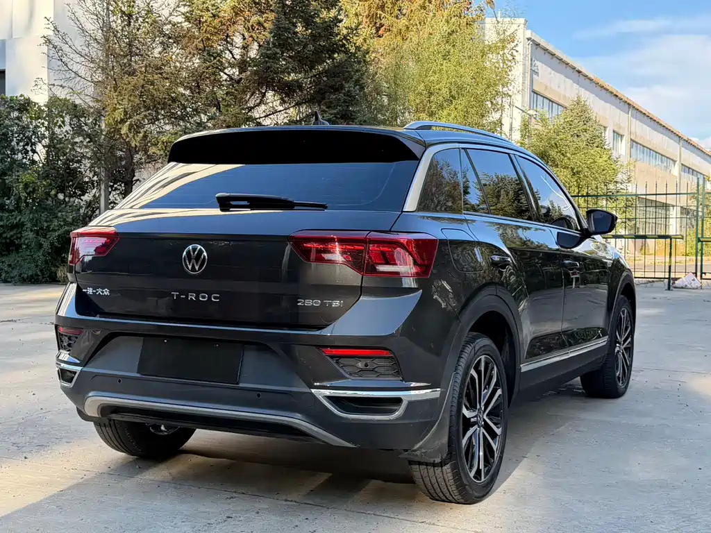 Volkswagen T-Roc — фото 5