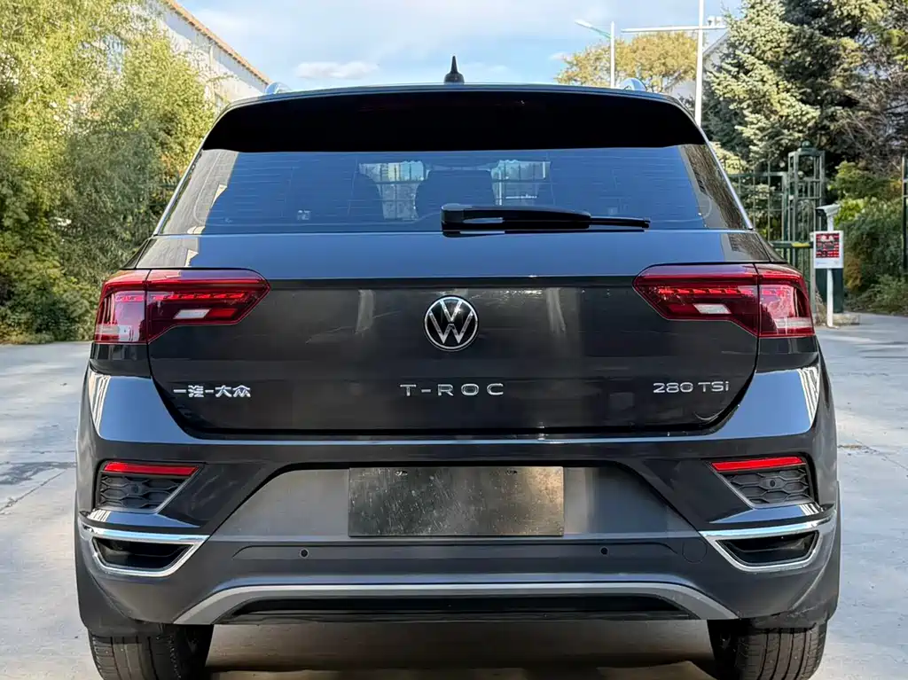 Volkswagen T-Roc — фото 6