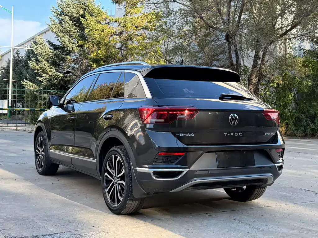 Volkswagen T-Roc — фото 7