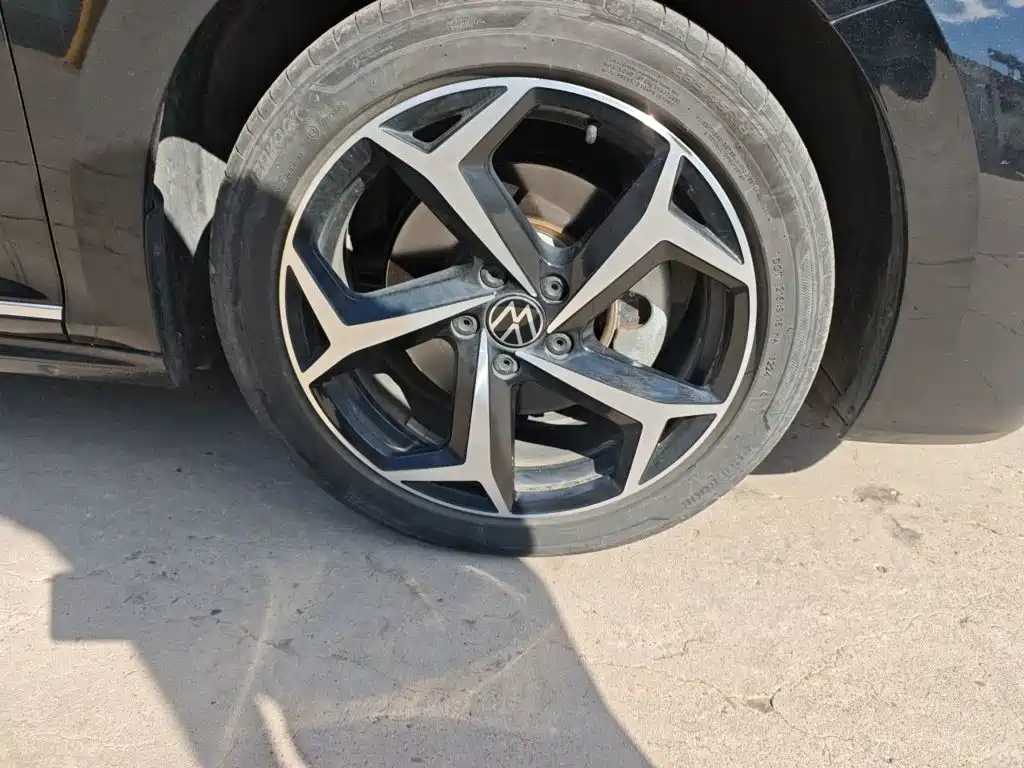 Volkswagen Passat — фото 24