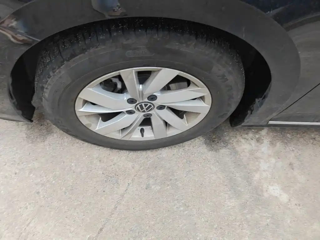 Volkswagen Passat — фото 23
