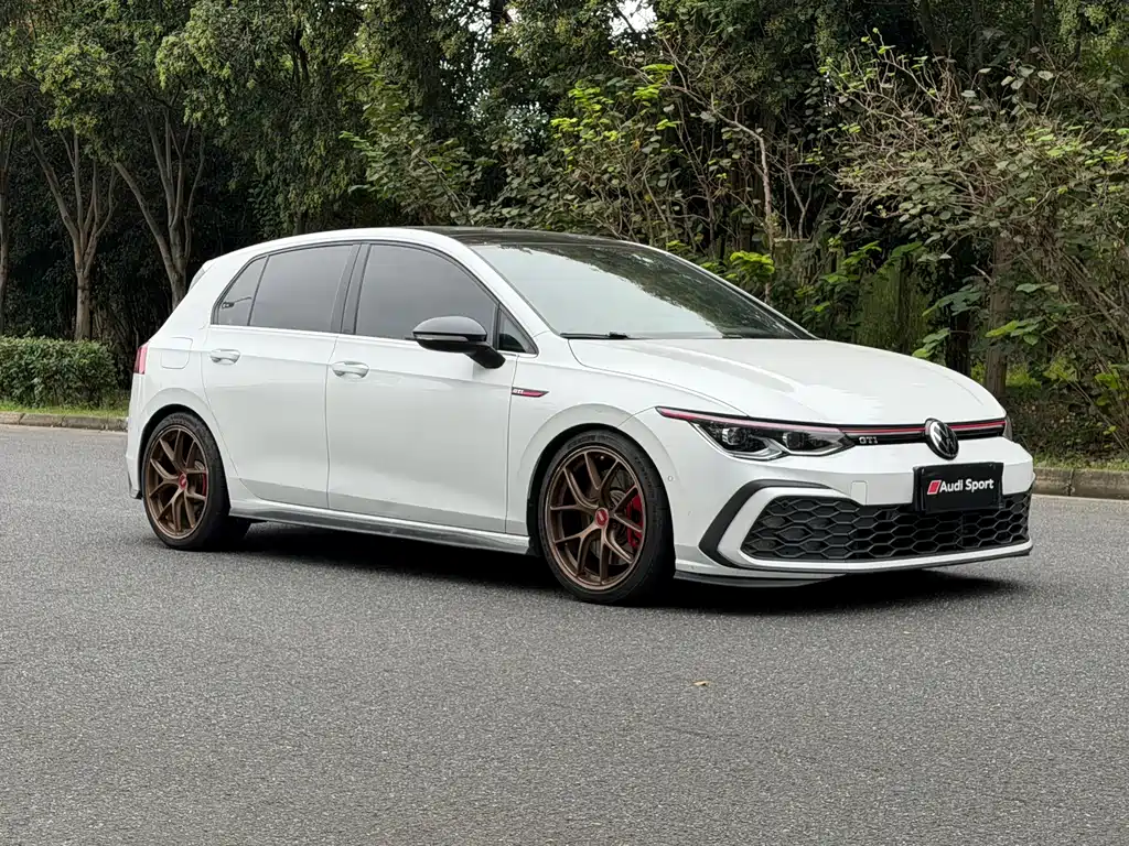 Volkswagen Golf GTI — фото 3