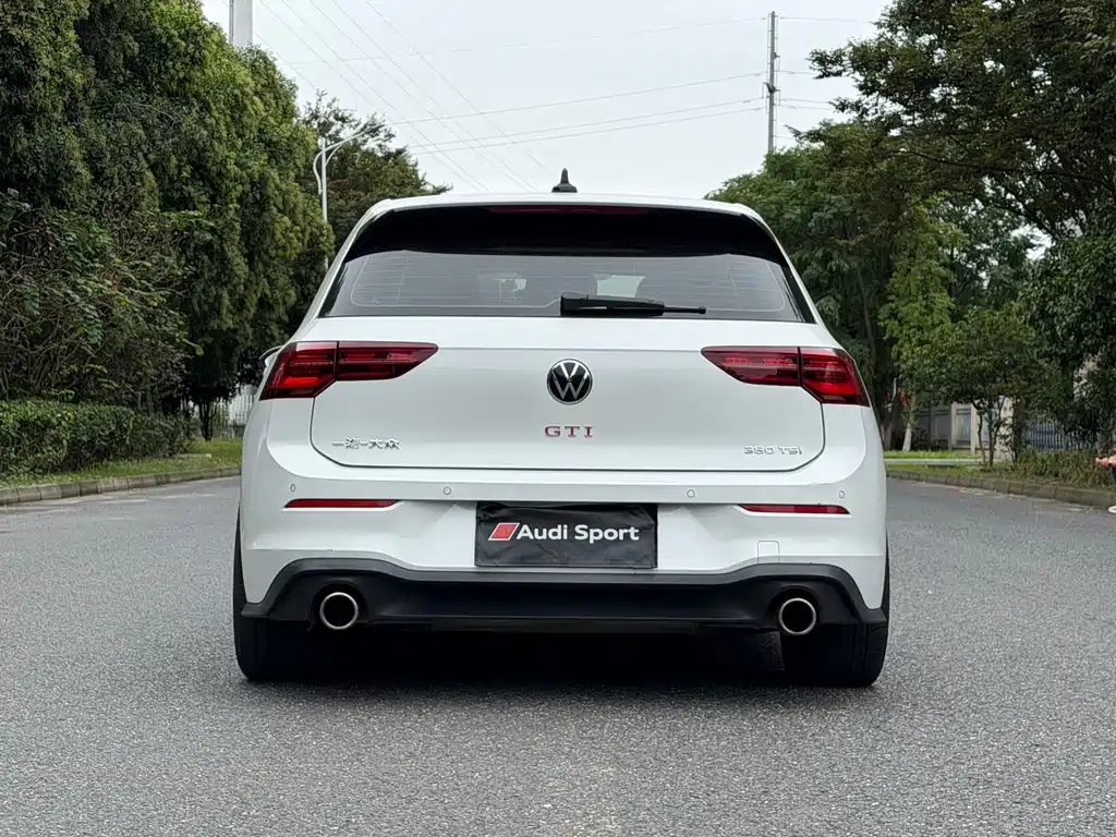 Volkswagen Golf GTI — фото 6