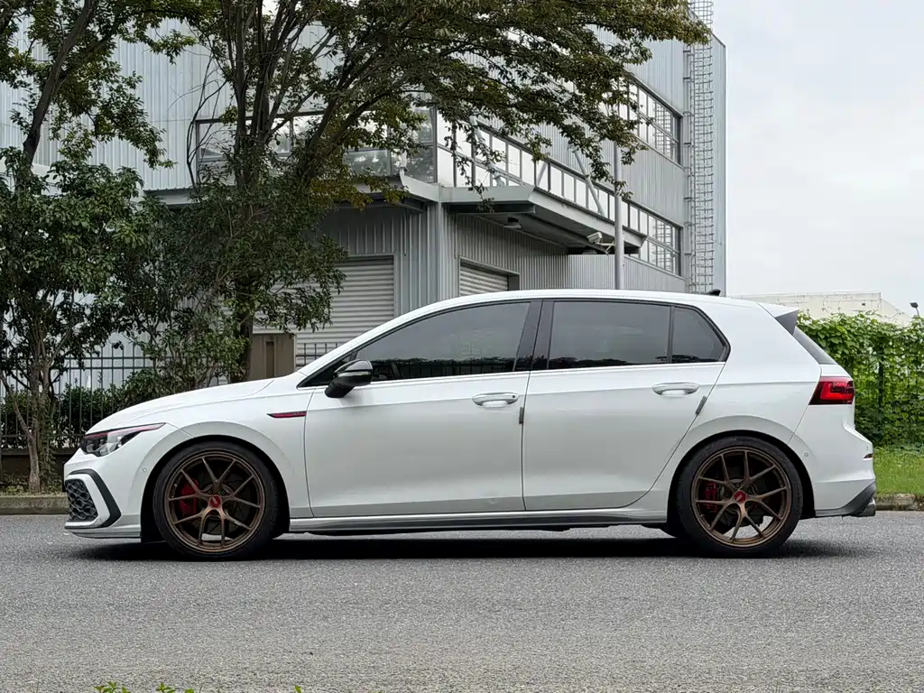 Volkswagen Golf GTI — фото 8