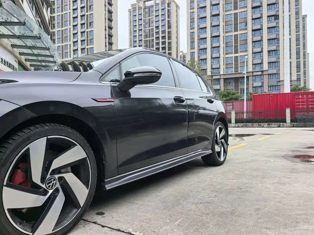 Volkswagen Golf GTI — фото 7