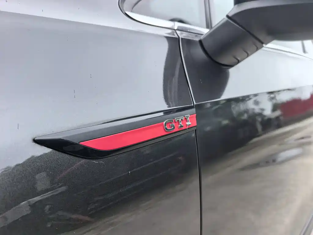 Volkswagen Golf GTI — фото 8