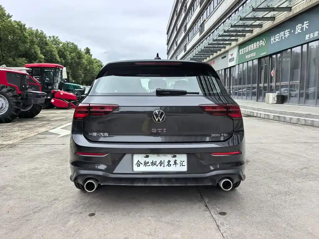 Volkswagen Golf GTI — фото 10