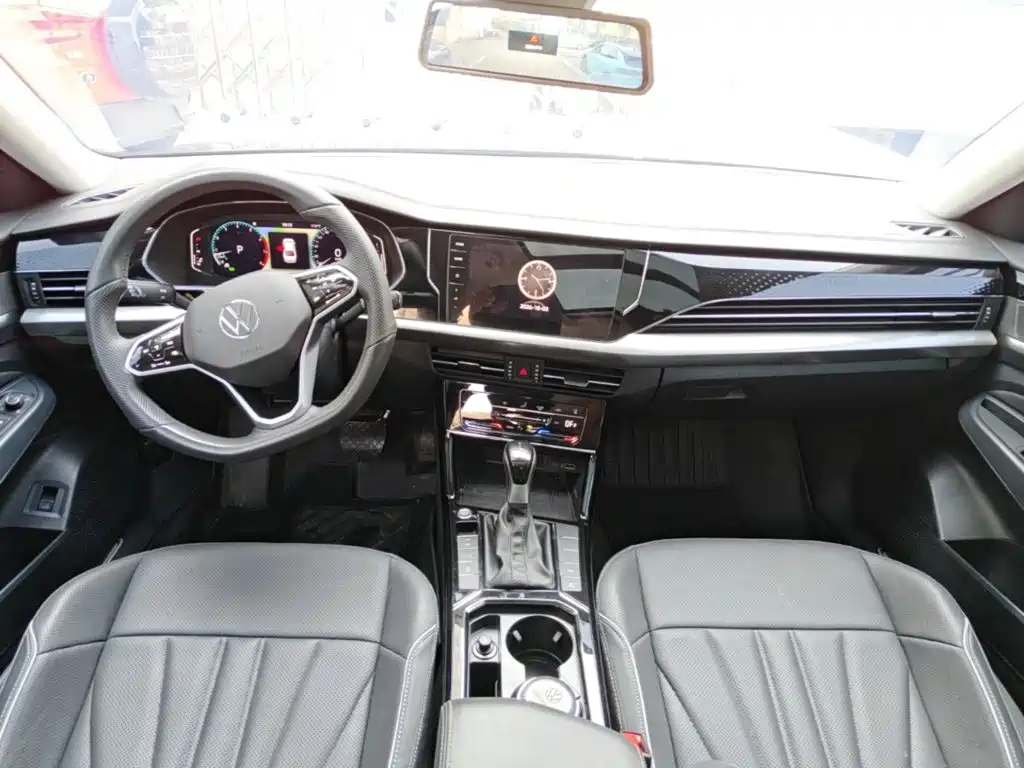 Volkswagen Passat — фото 10