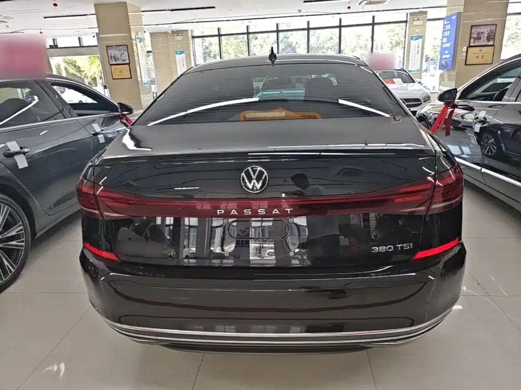 Volkswagen Passat — фото 6