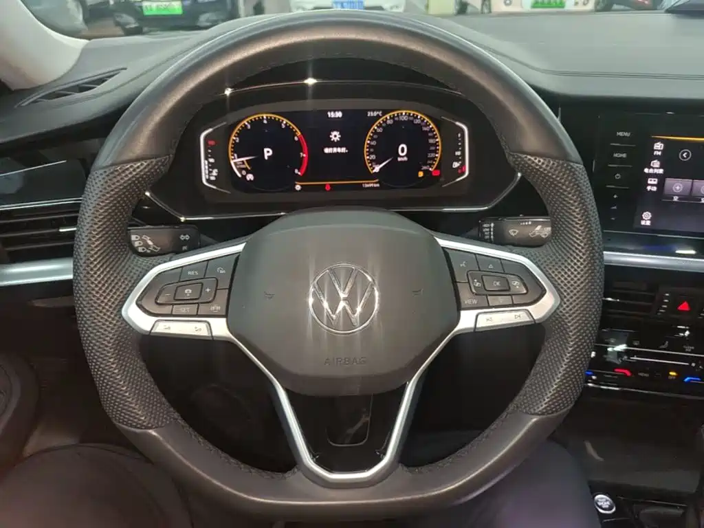 Volkswagen Passat — фото 11