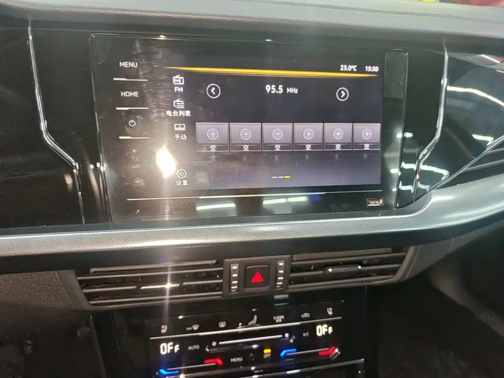 Volkswagen Passat — фото 13
