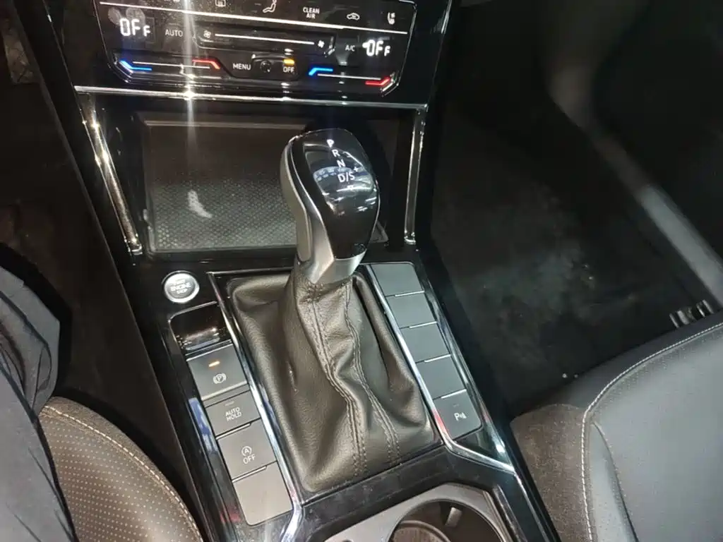 Volkswagen Passat — фото 14