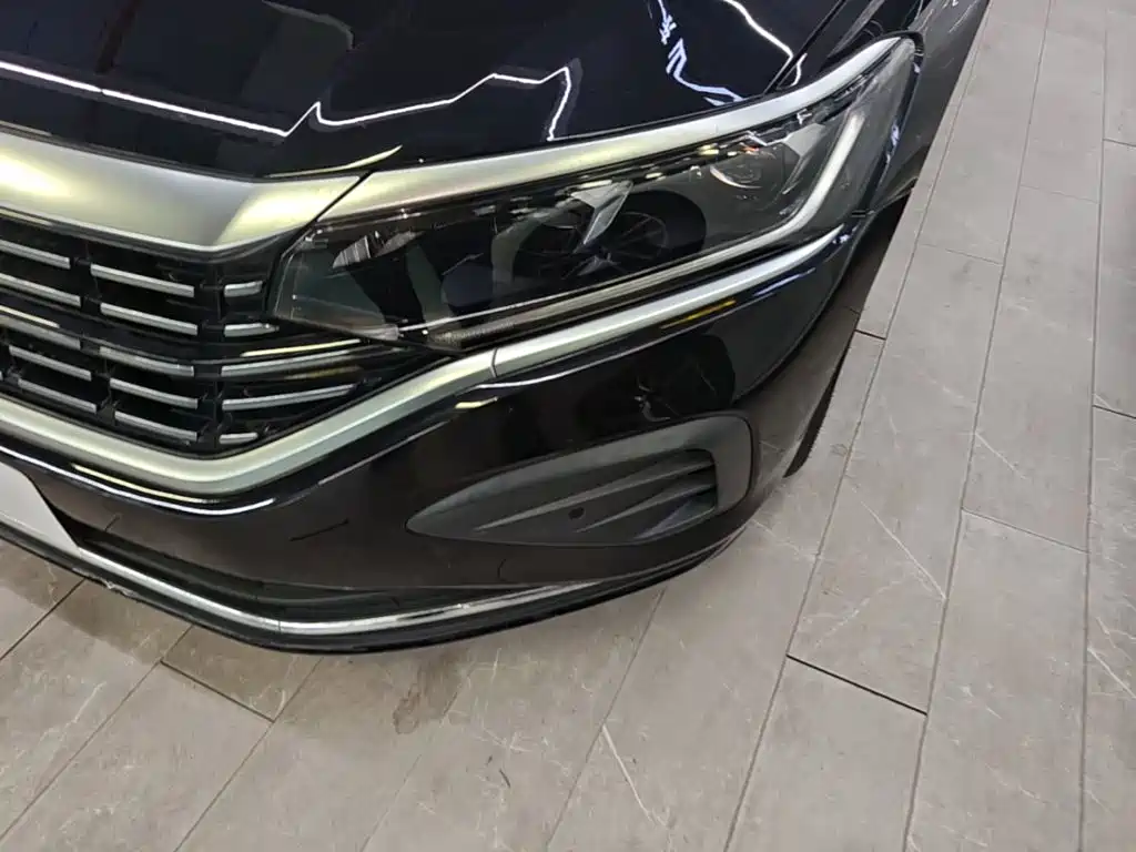 Volkswagen Passat — фото 24