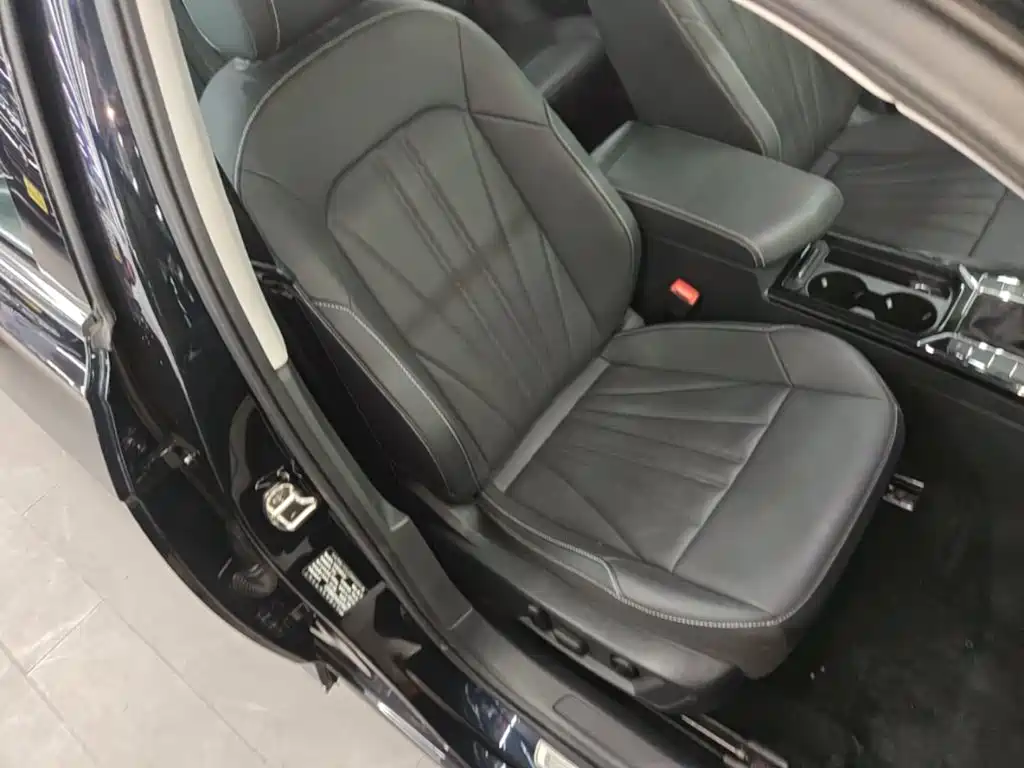 Volkswagen Passat — фото 25