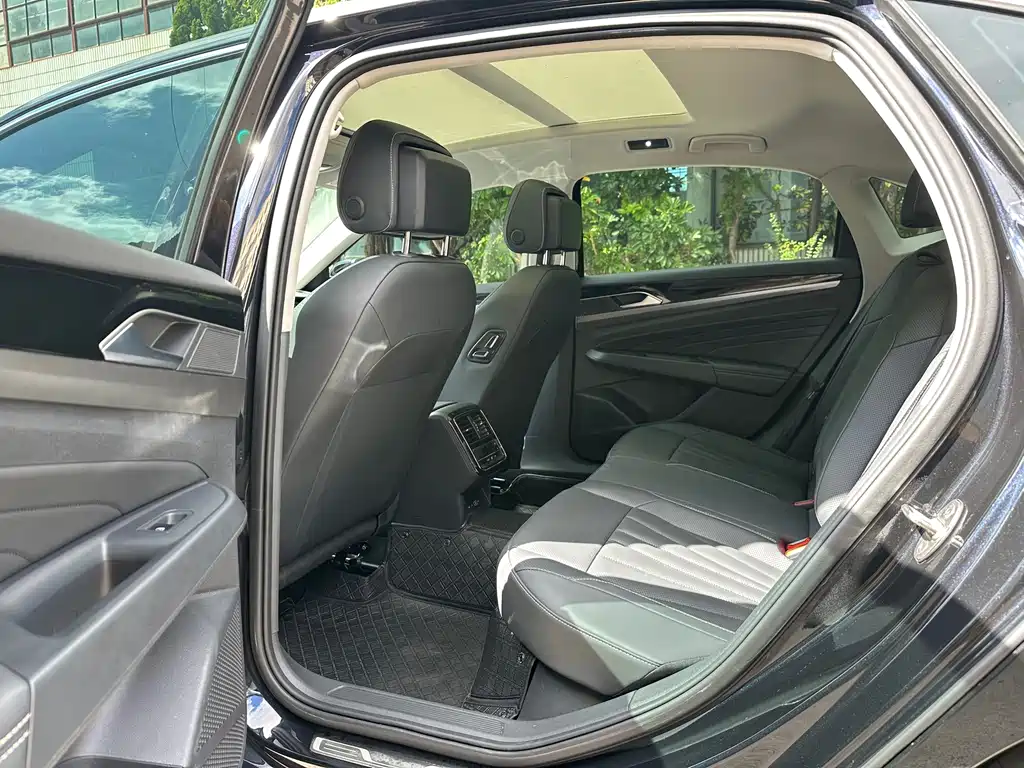 Volkswagen Passat — фото 5