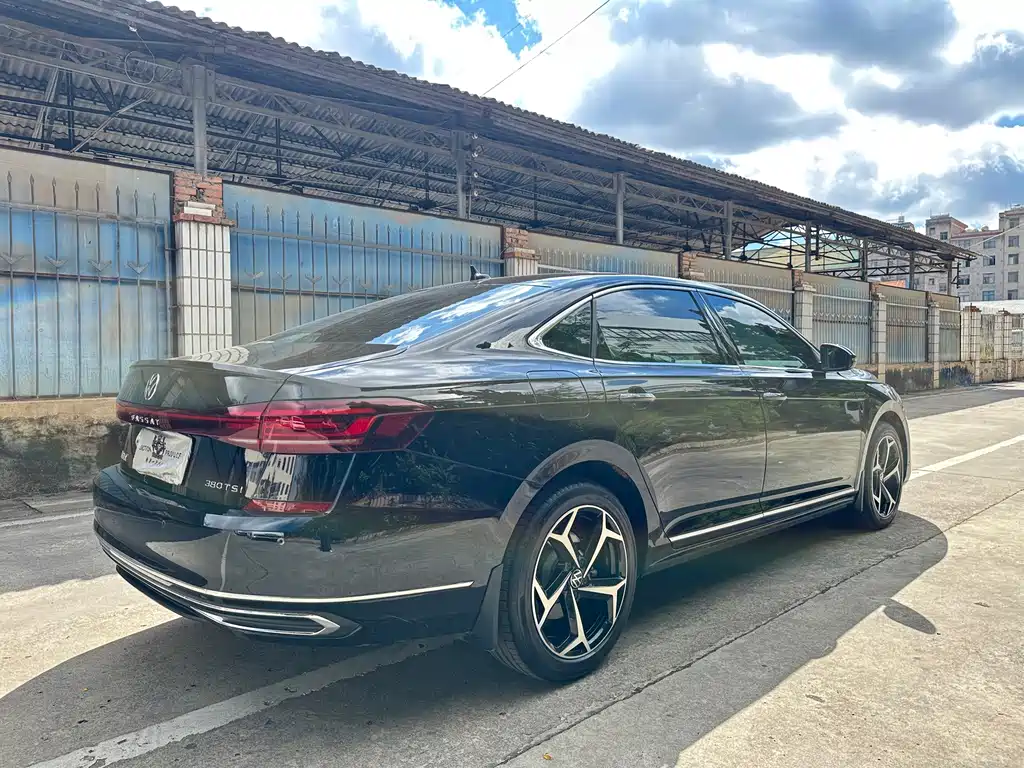 Volkswagen Passat — фото 7