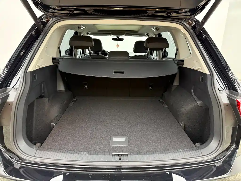 Volkswagen Tiguan L — фото 6
