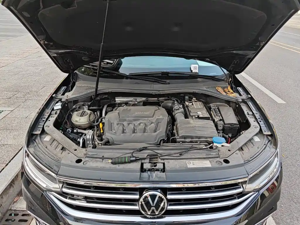 Volkswagen Tiguan L — фото 11