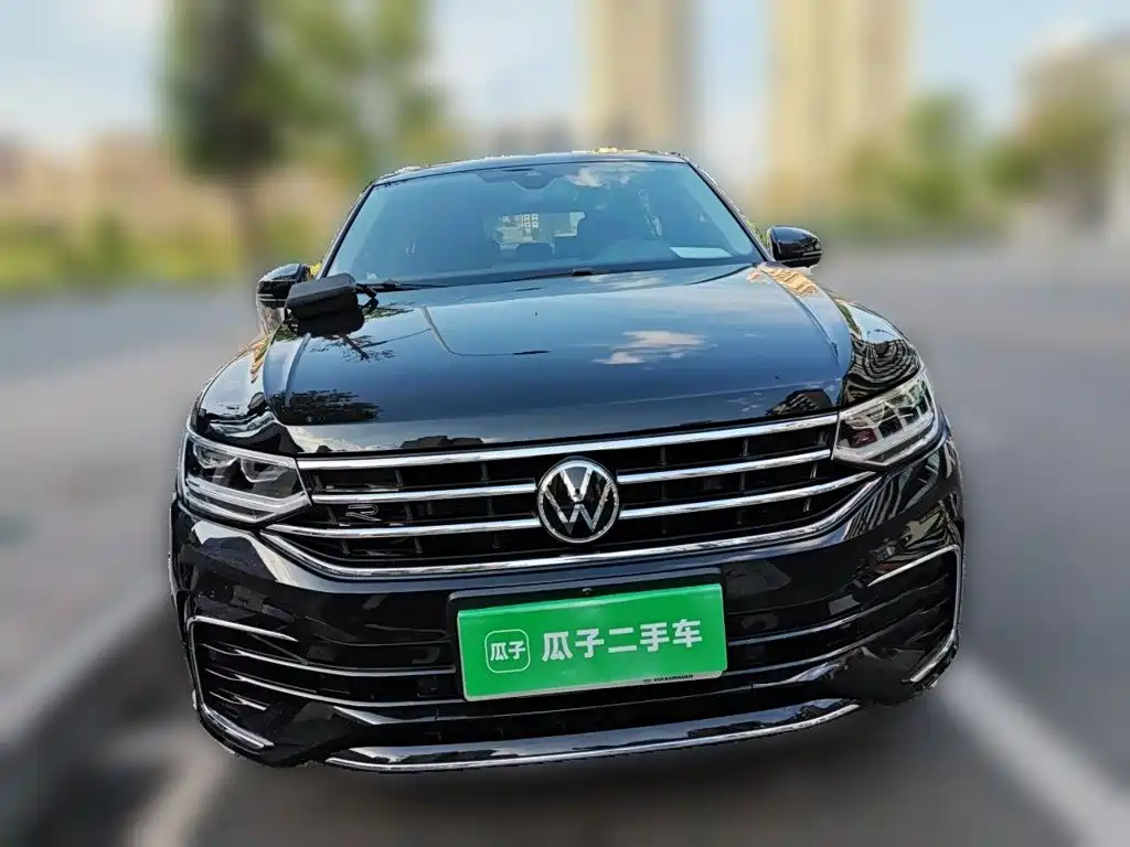 Volkswagen Tiguan L — фото 24