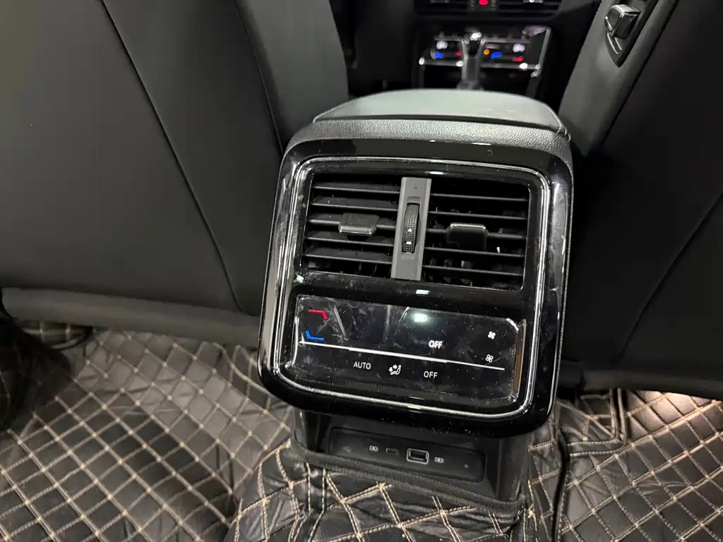 Volkswagen Passat — фото 17