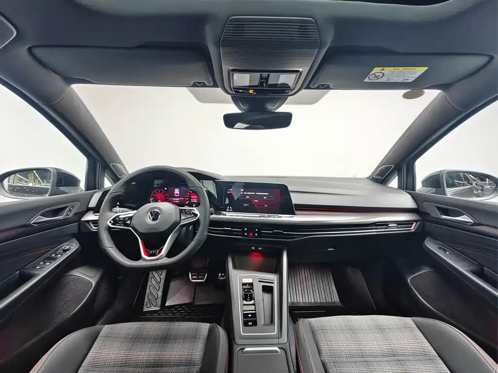 Volkswagen Golf GTI — фото 14