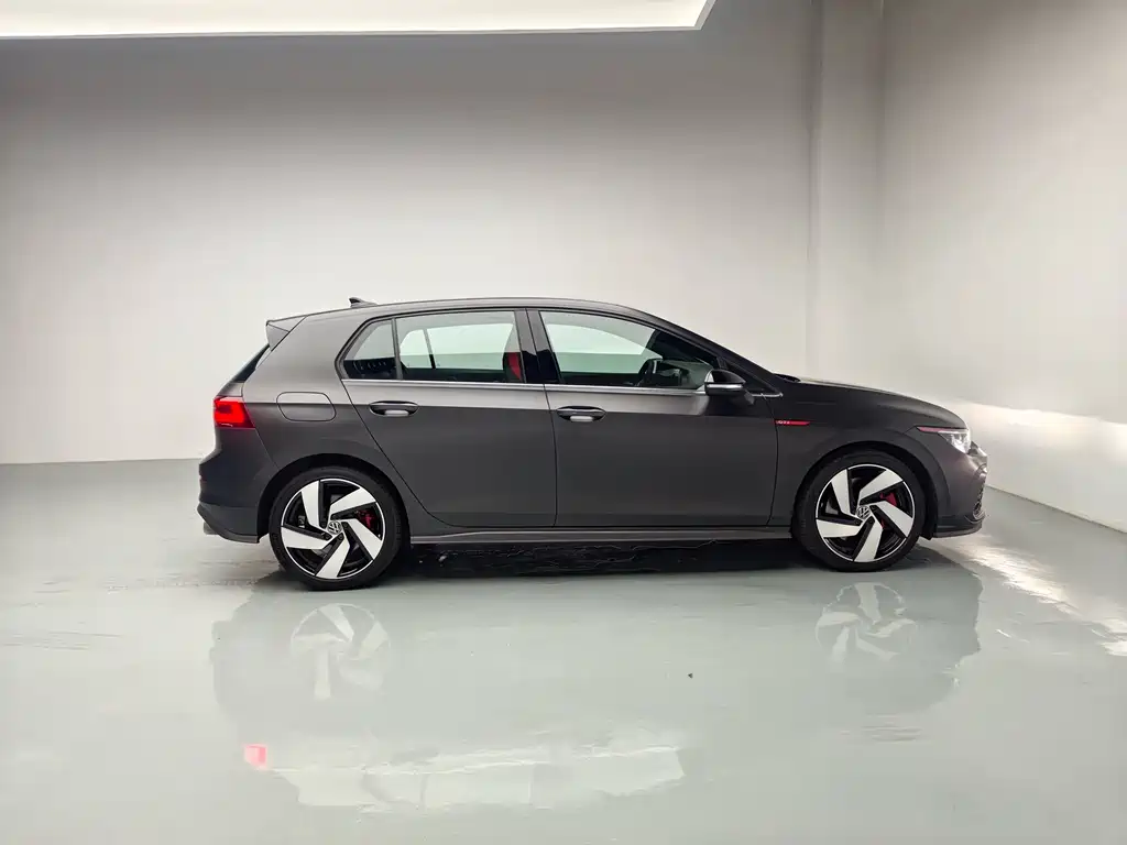 Volkswagen Golf GTI — фото 9