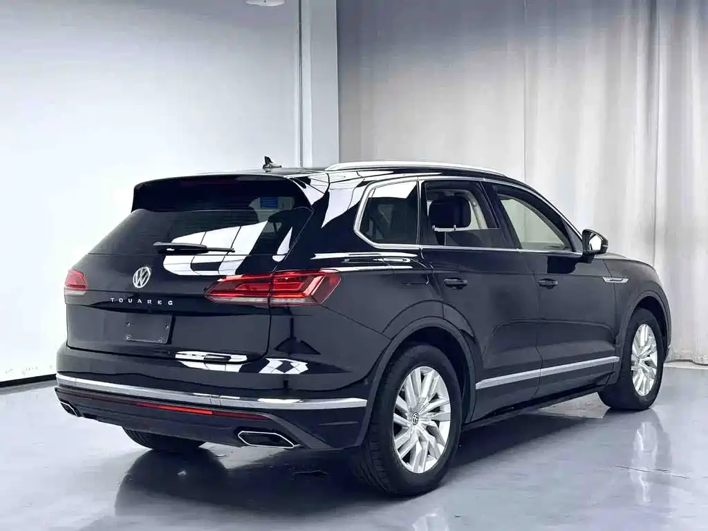 Volkswagen Touareg — фото 2