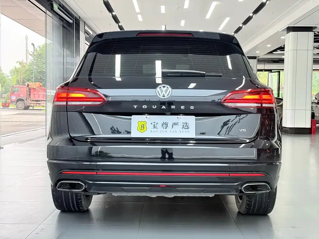 Volkswagen Touareg — фото 4
