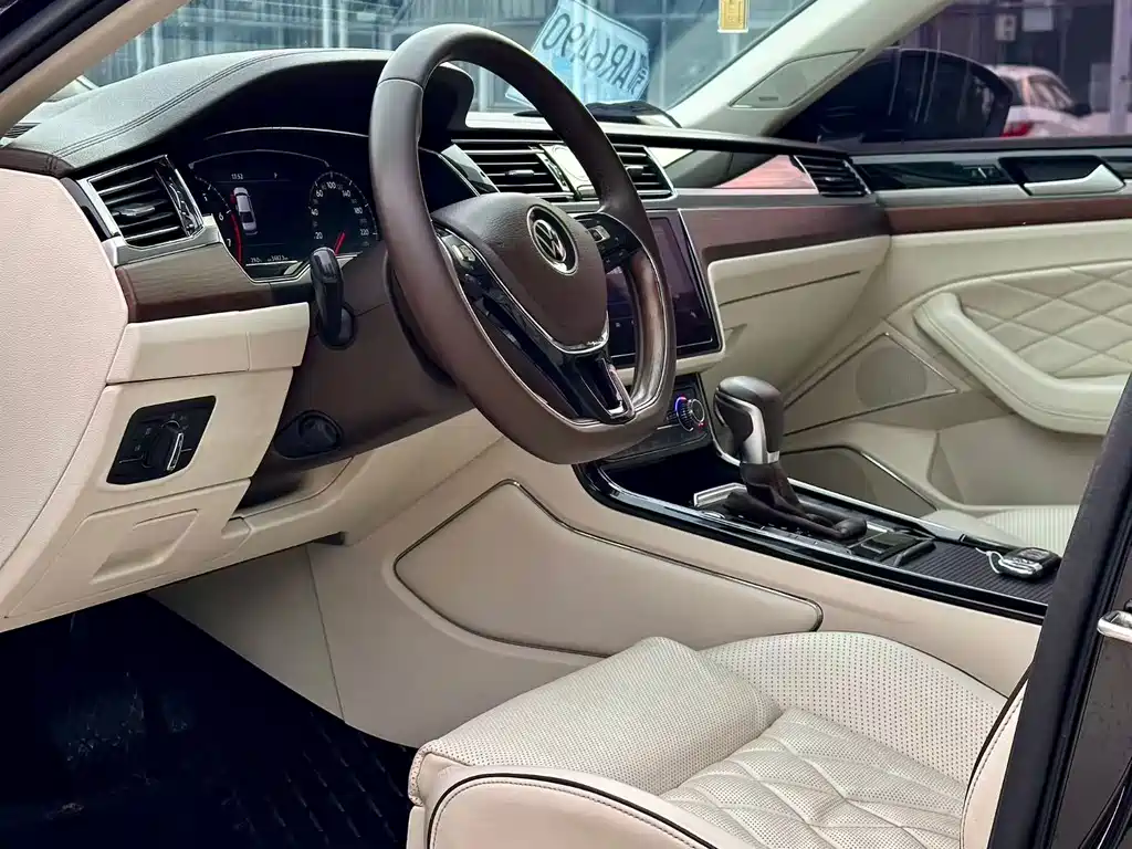 Volkswagen Phideon — фото 4