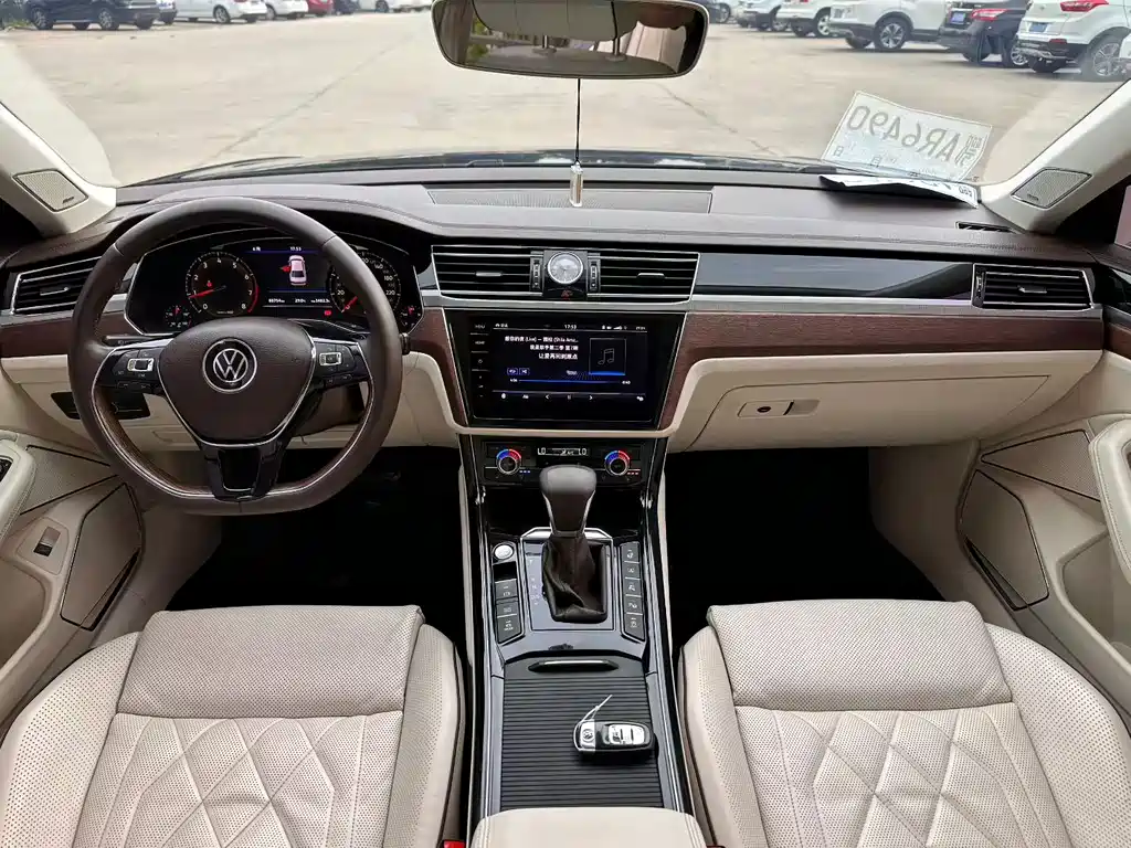 Volkswagen Phideon — фото 5