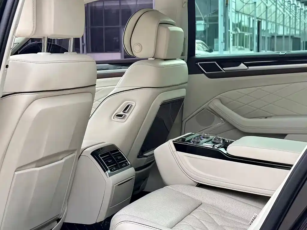Volkswagen Phideon — фото 6