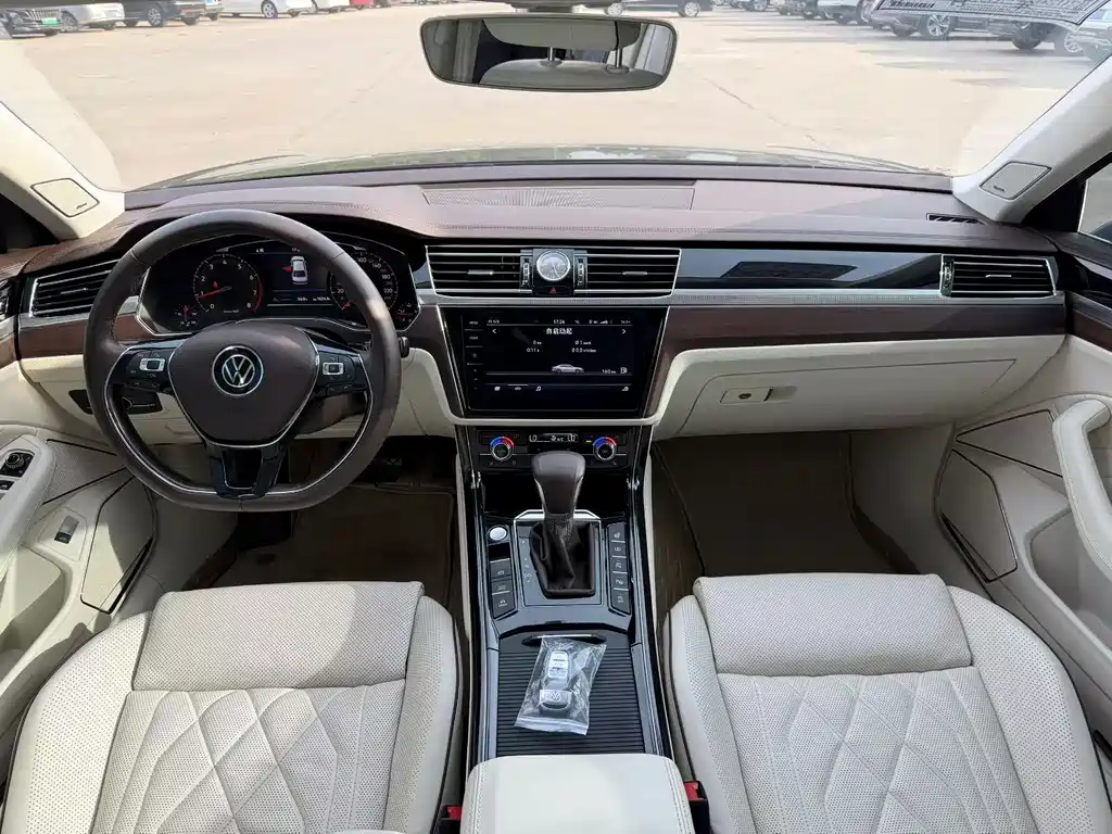 Volkswagen Phideon — фото 5