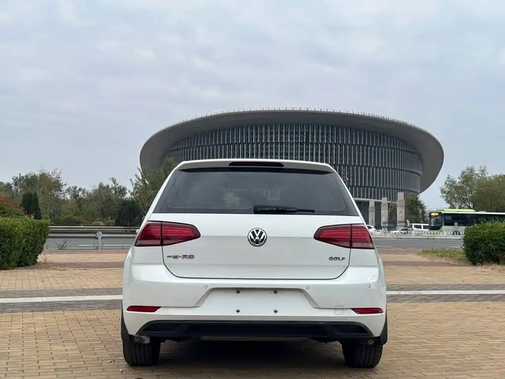 Volkswagen Golf — фото 5