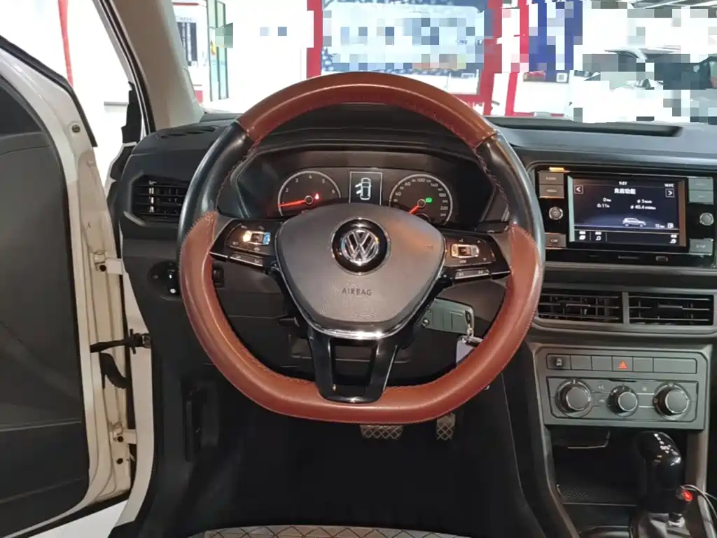 Volkswagen T-Cross — фото 11