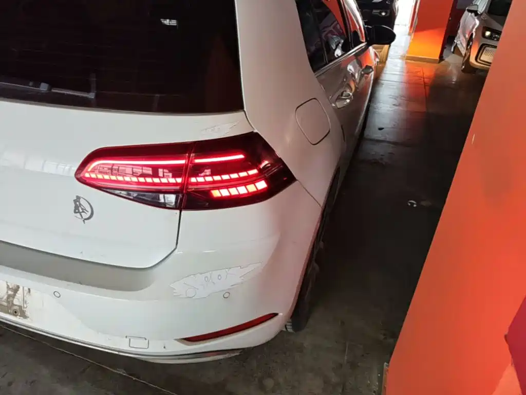 Volkswagen Golf — фото 8