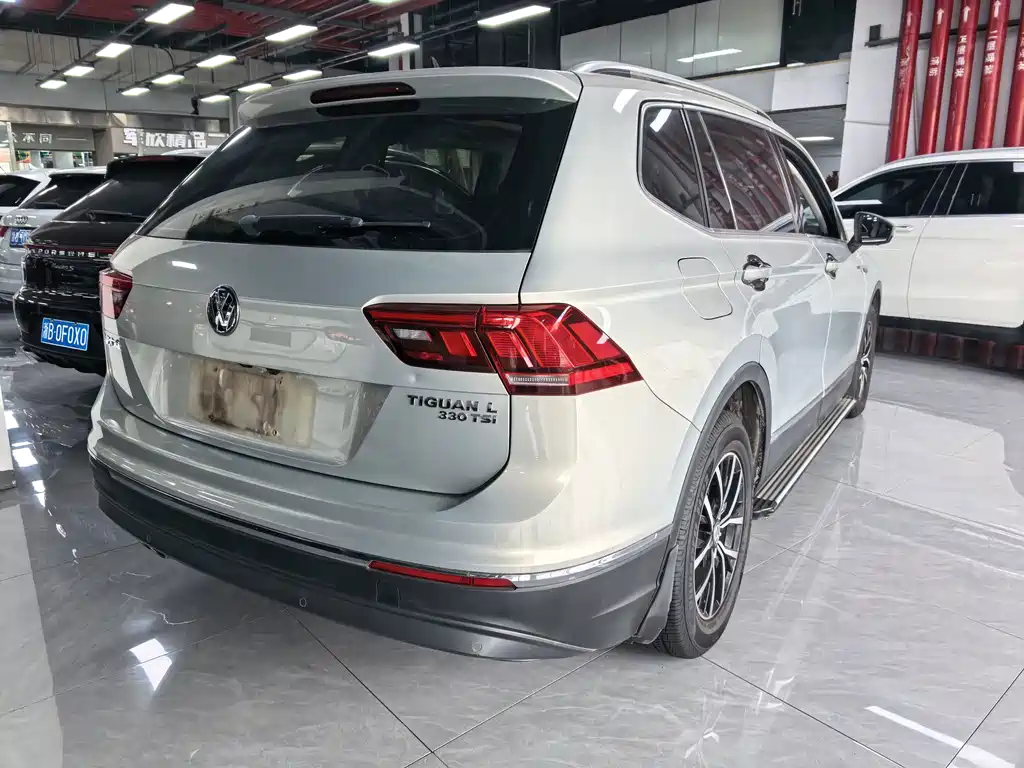 Volkswagen Tiguan L — фото 13