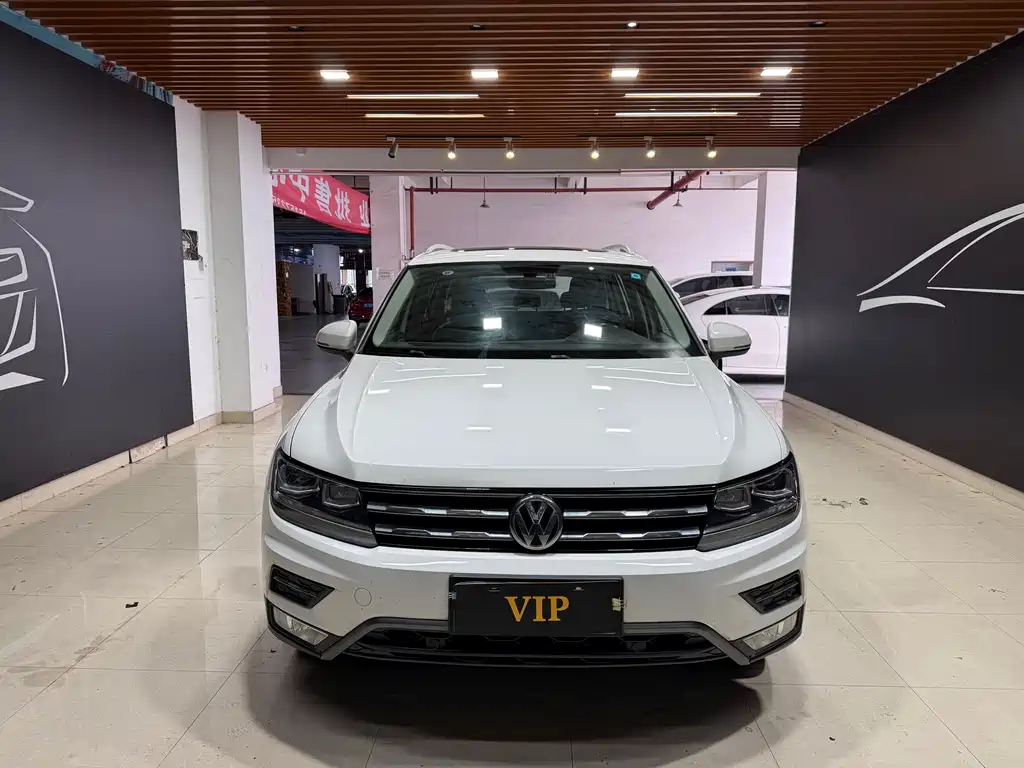 Volkswagen Tiguan L — фото 2