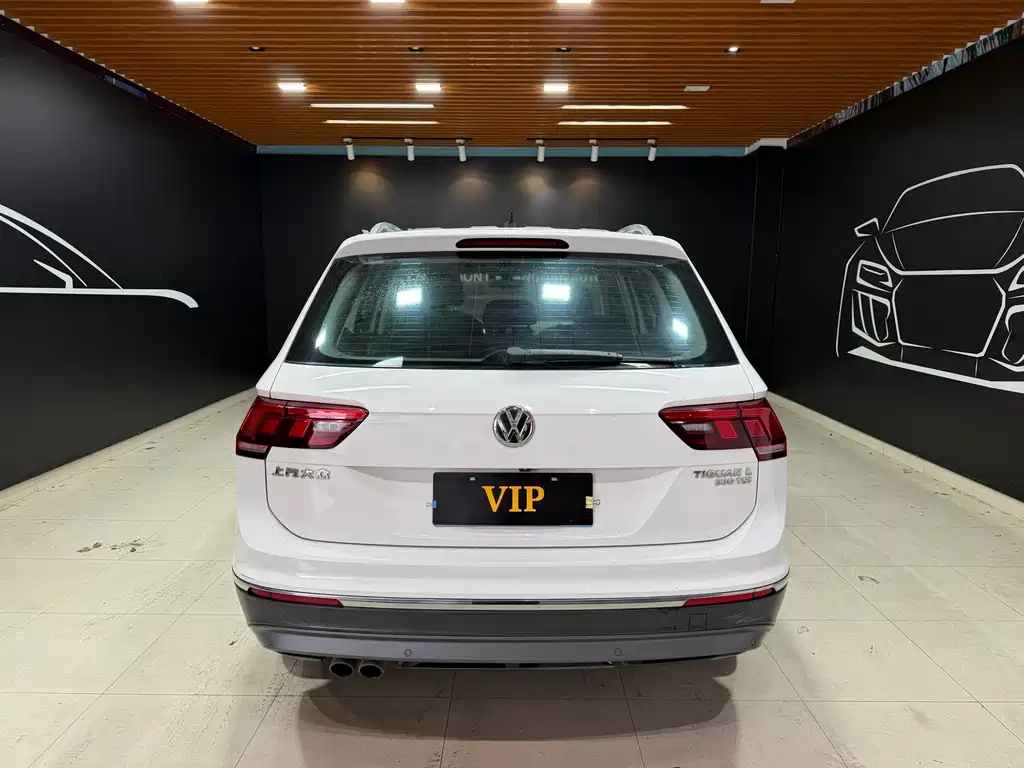 Volkswagen Tiguan L — фото 4