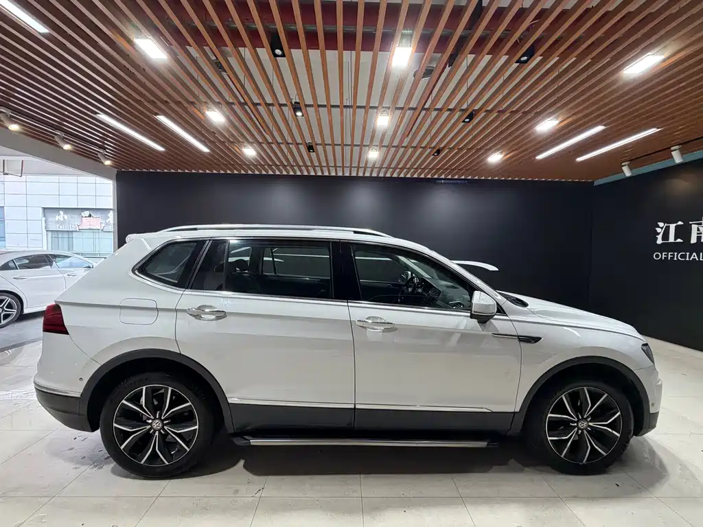 Volkswagen Tiguan L — фото 5