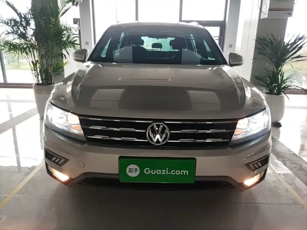 Volkswagen Tiguan L — фото 3