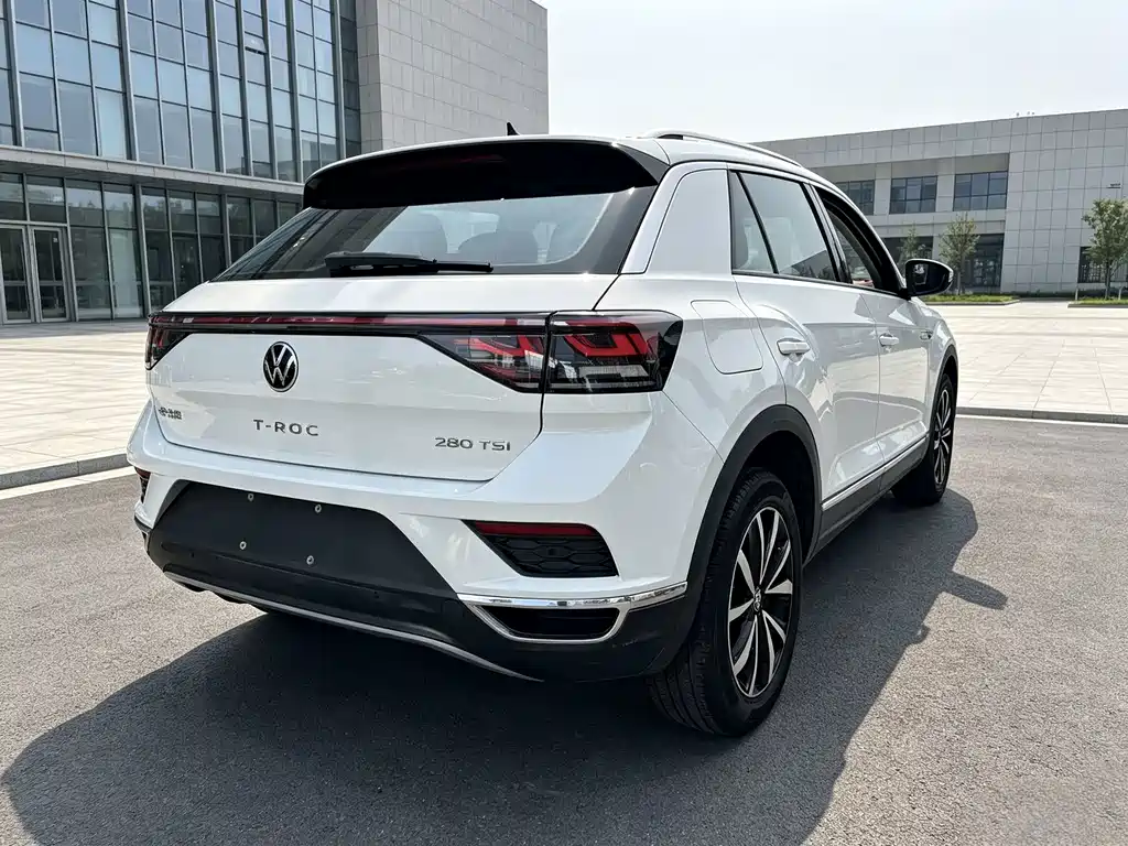 Volkswagen T-Roc — фото 8