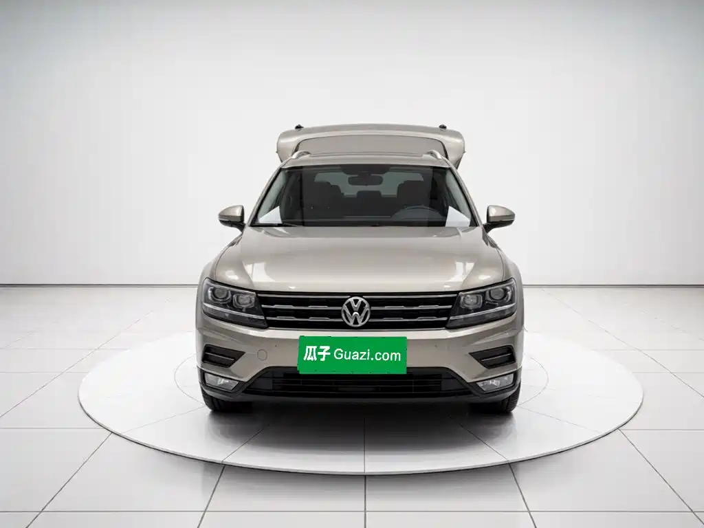 Volkswagen Tiguan L — фото 23